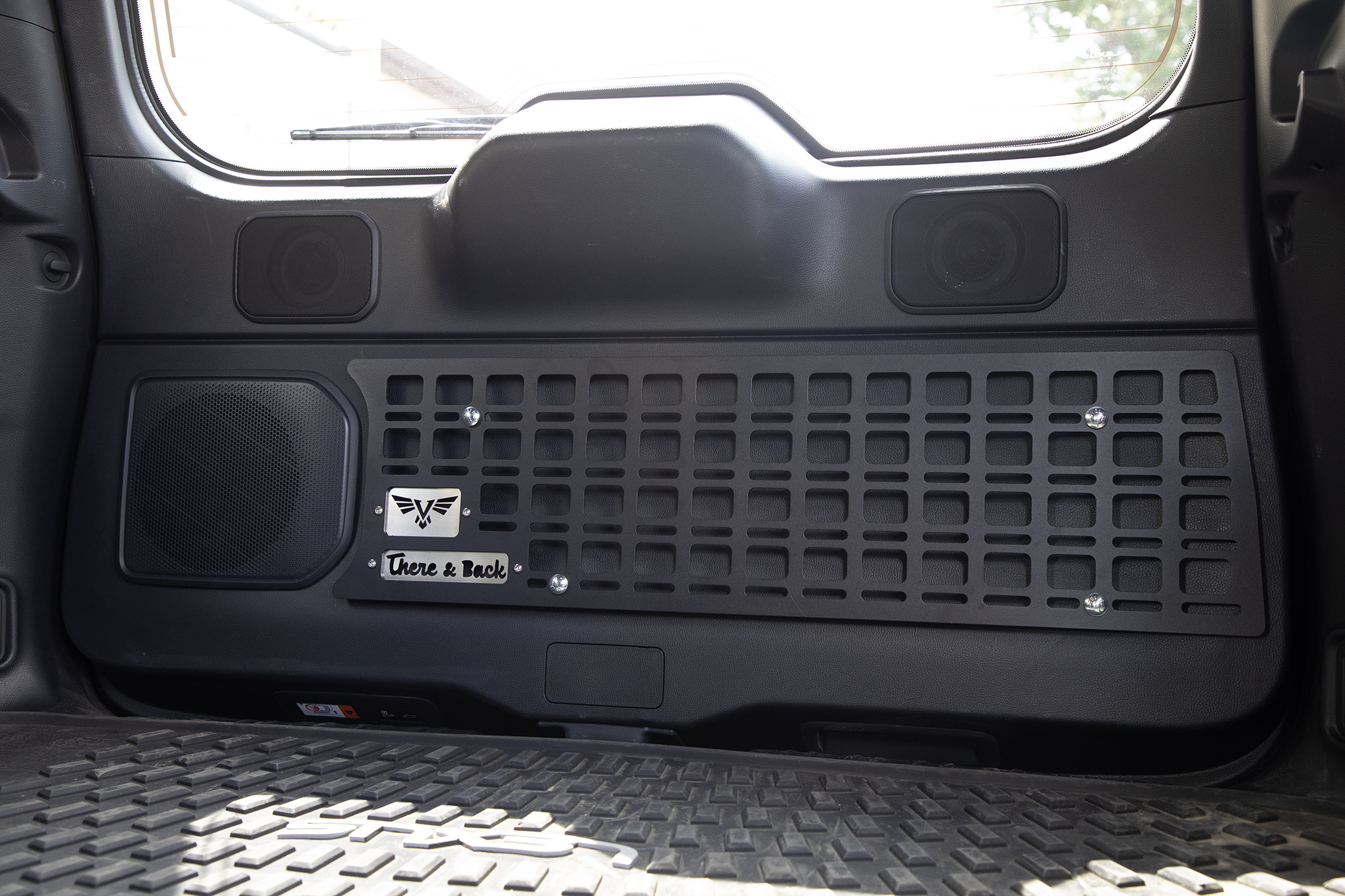 Land Cruiser Hatch MOLLE Panel | 250 (24+)